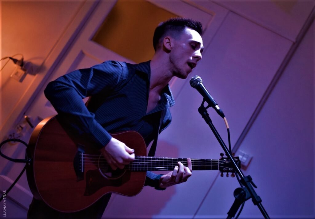 MARIANO KOWAL nos presenta su EP titulado DESARMADO. Facebook portada 2 1