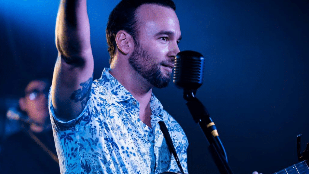 RICARDO MARCIAL estrena LA CANCIÓN PERFECTA molde 1
