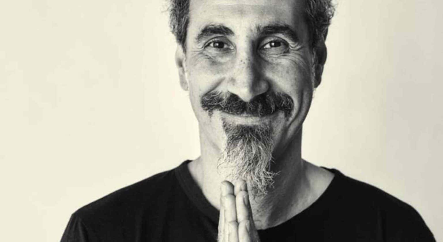 SERJ TANKIAN, líder y vocalista de System Of A Down, estrenó el lyric video de YOUR MOM unnamed 5 4