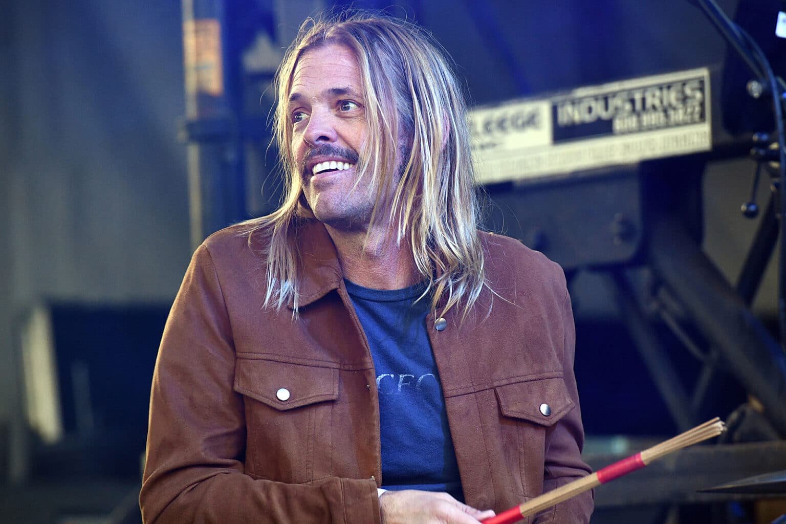 Planean homenaje a Taylor Hawkins para los premios Grammy. descarga 5 1