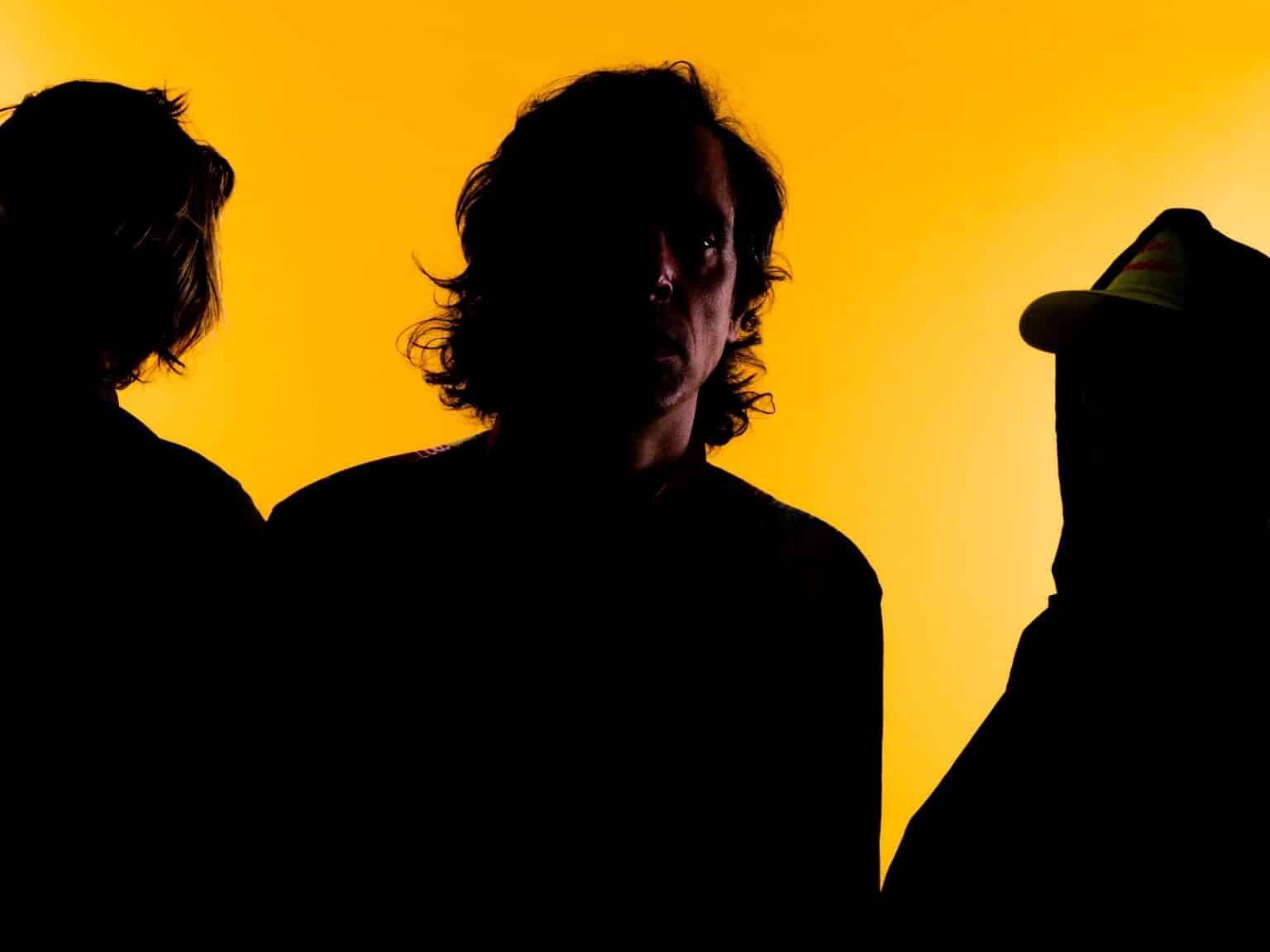 El supergrupo UWUW de Toronto anuncia LP debut con el sencillo principal ‘Scattered Ashes’ Untitled 2