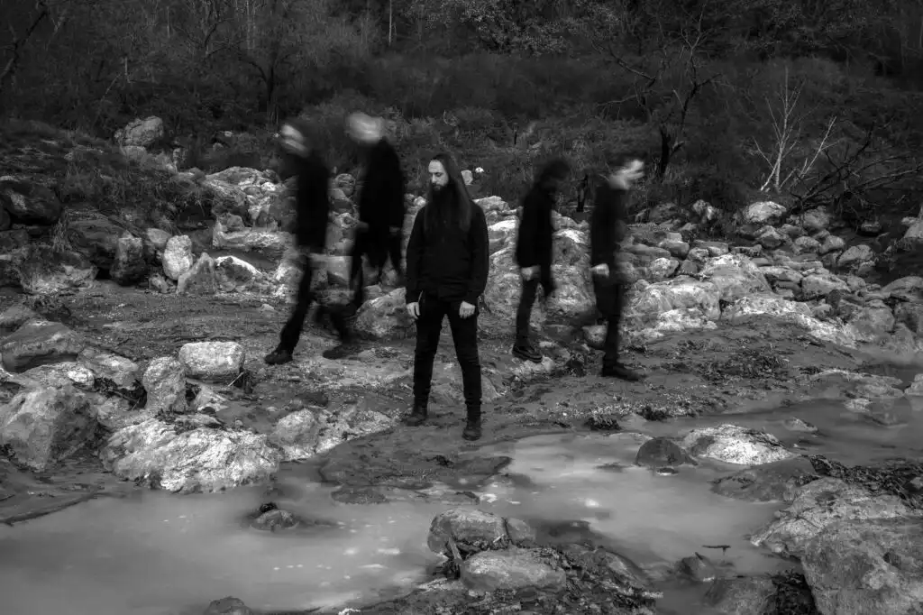 Banda Doom Metal llamada "SHORES OF NULL ICYMI" nos presenta su nuevo video musical 'My Darkest Years'. 2 SmHQJto4
