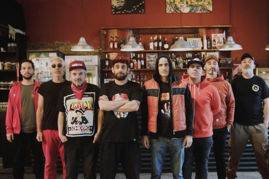 ¡Encías Sangrantes presenta su nuevo single, “Quiero Fumar”! interior 49 Encias Sangrantes 1