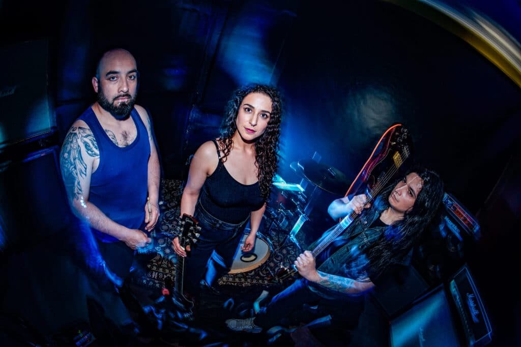 Del Fuego y el Silencio: Un Viaje Lisérgico por el Rock Experimental del fuego promo banda