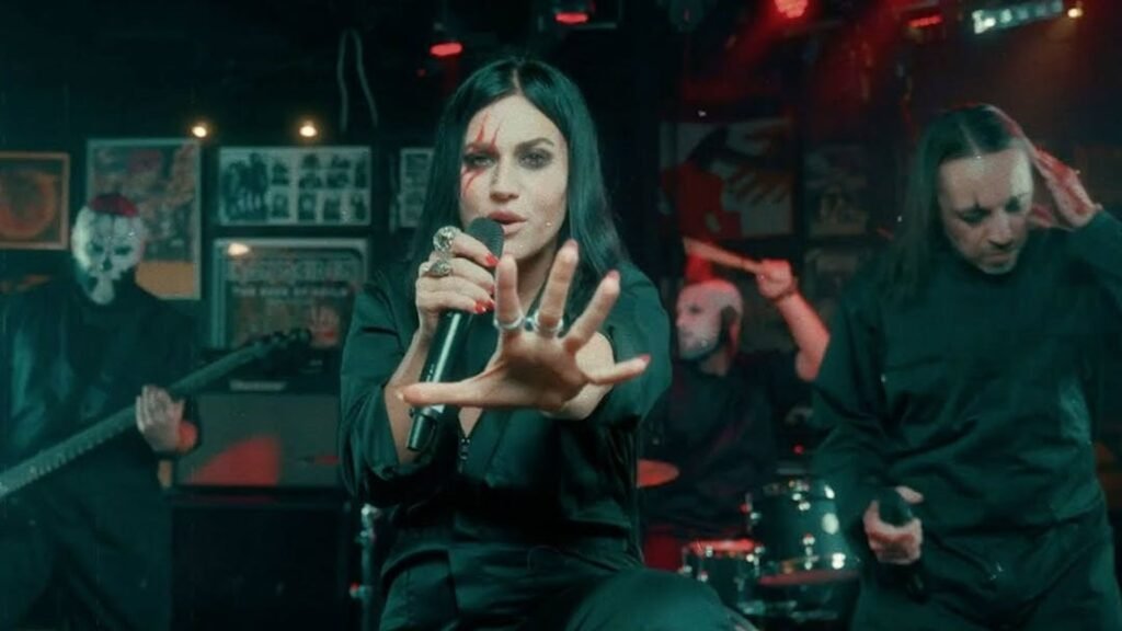 Lacuna Coil Lanza Nuevo Sencillo, In The Mean Time, con Ash Costello lacuna coil meantime video