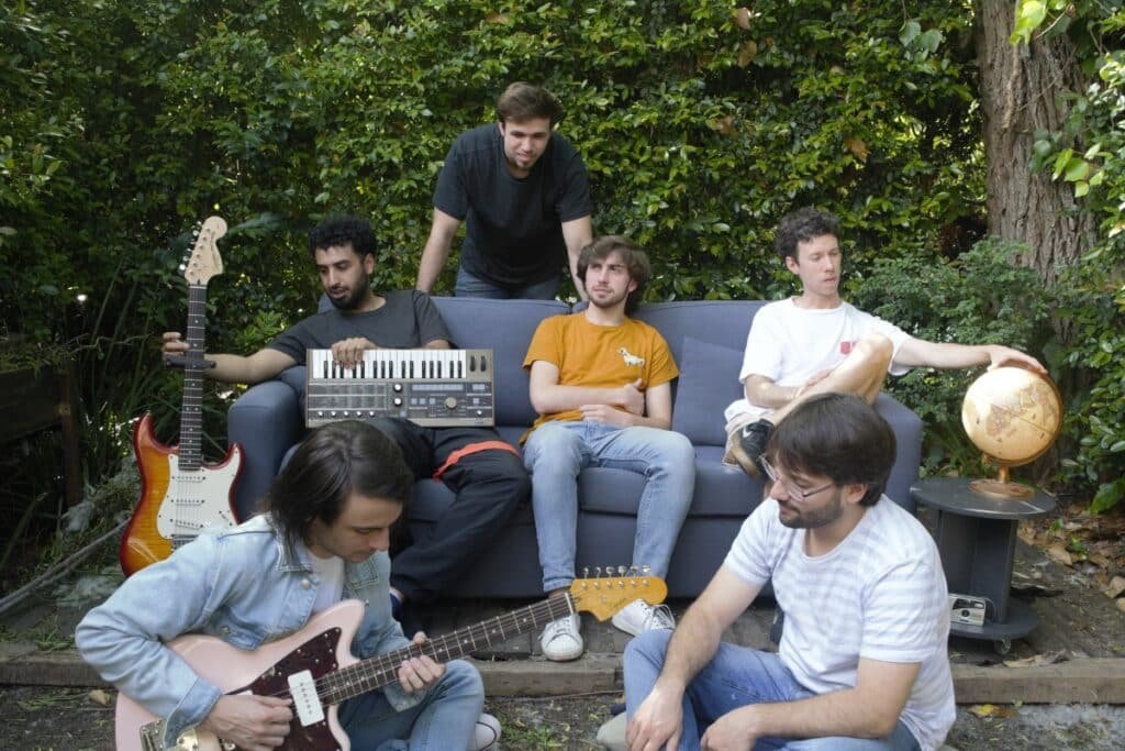 Momento Vainilla enciende la “Chispa” en su nuevo single momento vainilla 2 1200px