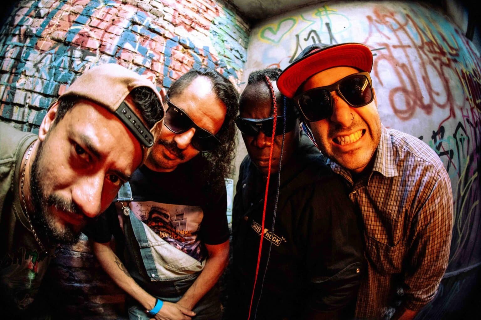 Sub-Rock vuelve al ruedo con “Desevolução” 4 subrock