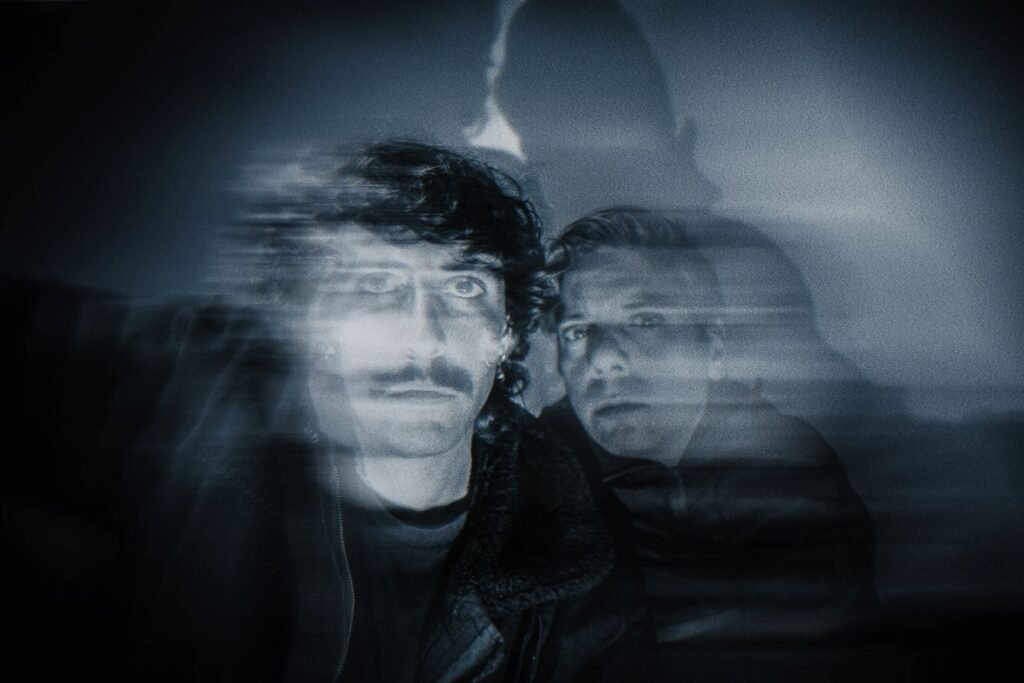Novicios presenta “La Felicidad”, su segundo álbum de estudio 40 novicios 1200px