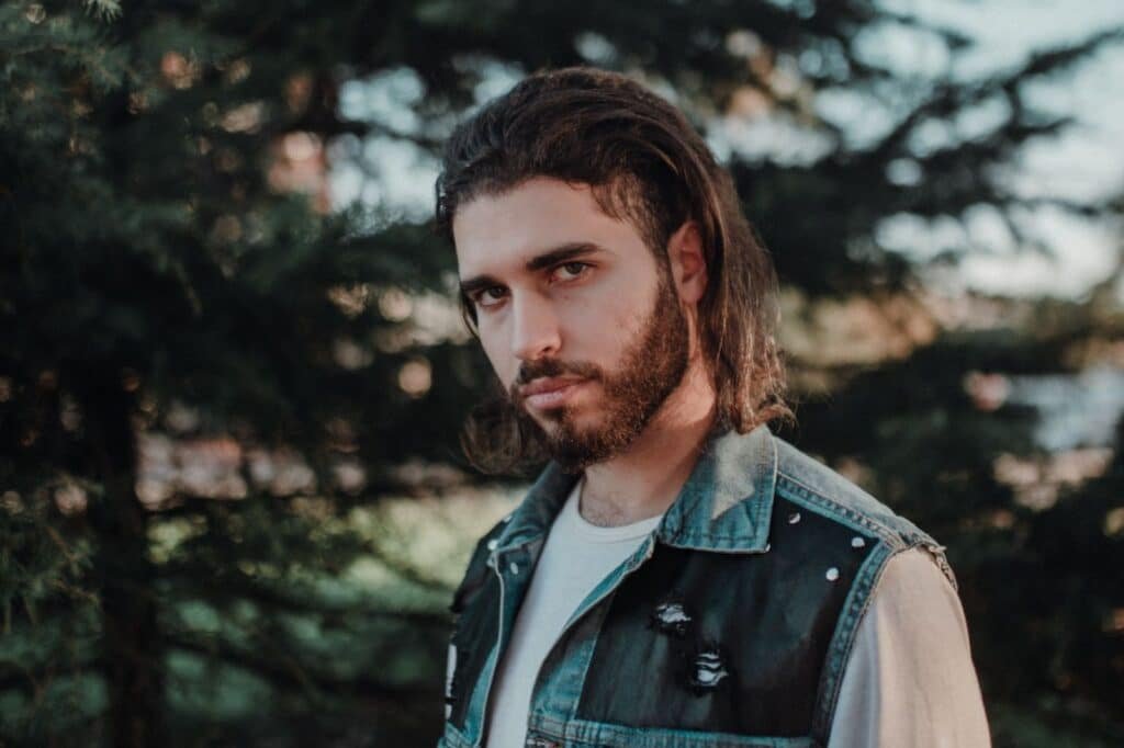 Andy Rosano lanza ‘Lección de vida’ una reflexión profunda en tono punk rock c710f19c 0e2c 0070 4048 c4e3777c88aa
