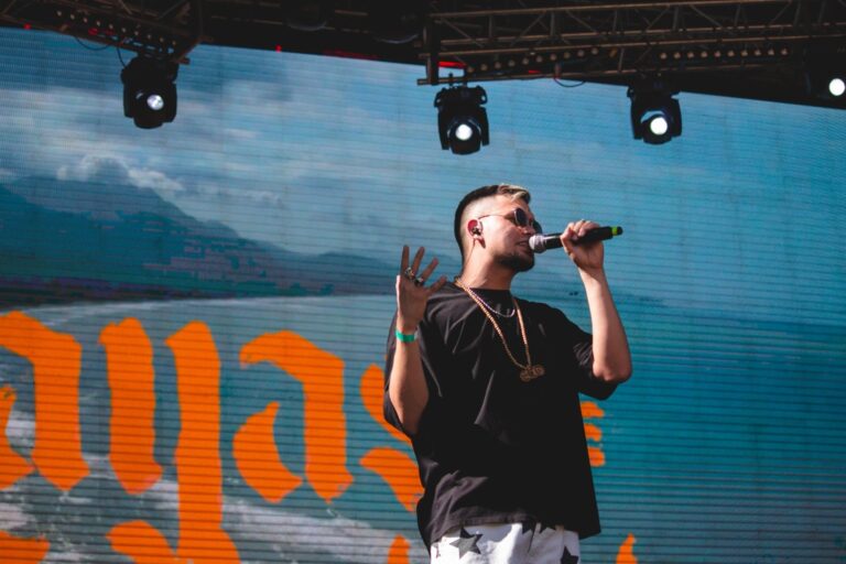 ECO Medellín presenta ‘Un instante’, una canción que mira de frente a la nostalgia 1 eco medellin 2 768x512 1