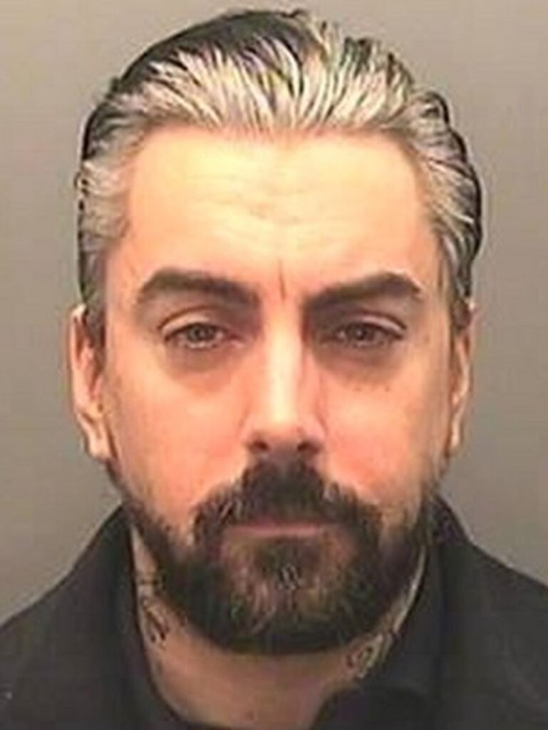71358821 ianwatkins 22051798