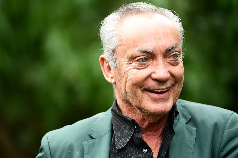 Udo Kier: Se va una leyenda: más de 250 películas y un legado eterno 2 mv5bmza1njaynzm3of5bml5banbnxkftztgwmjk4njk0ndm. v1 fmjpg ux1000 1696855768