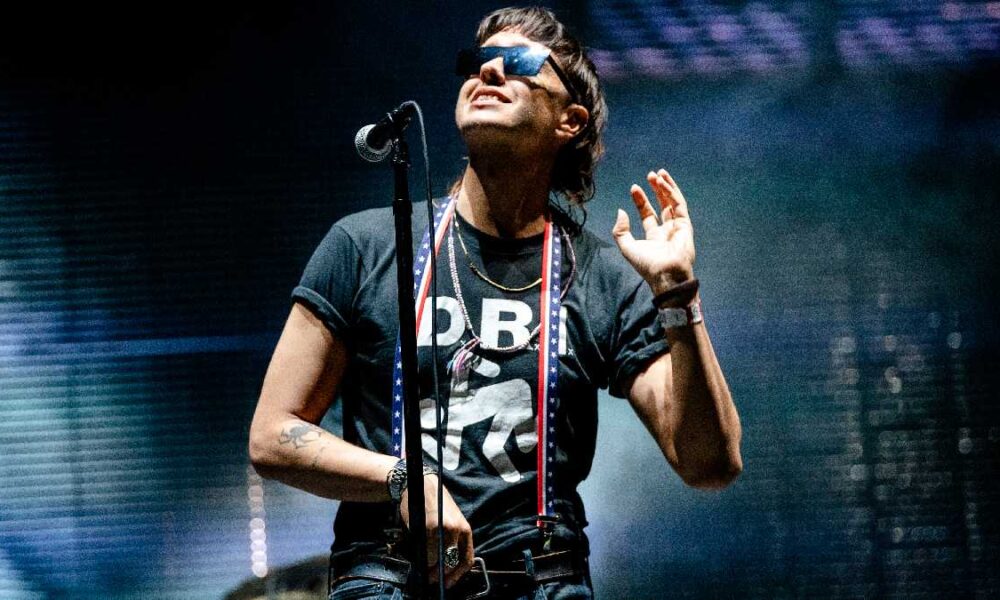 the strokes nuevo album 2999003109