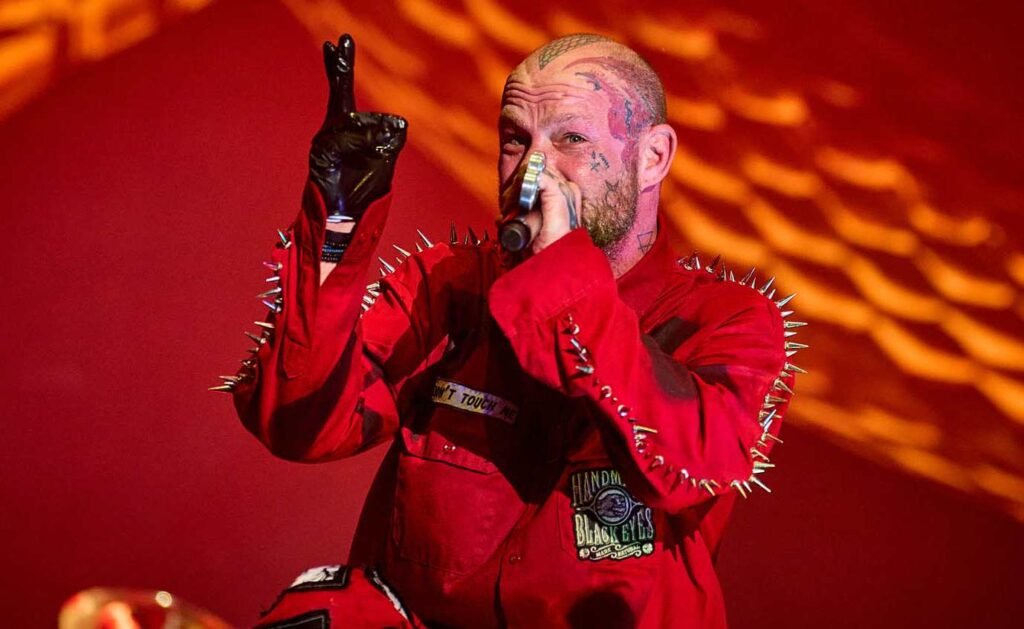 5FDP festeja sus 20 años con todo en el estudio 60 five finger death punch 2 1306857387
