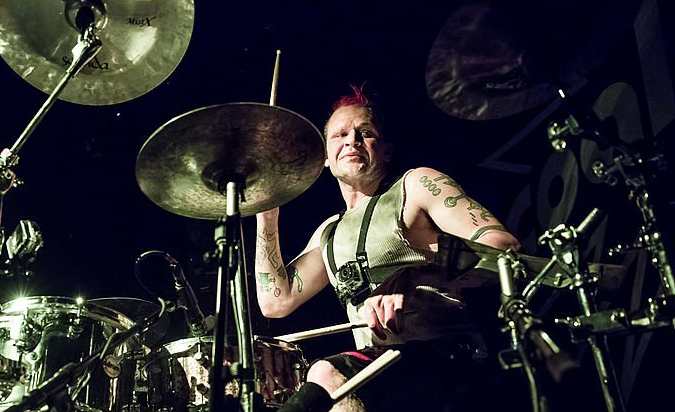 coal chamber and sevendust in concert los angeles ca 803046345