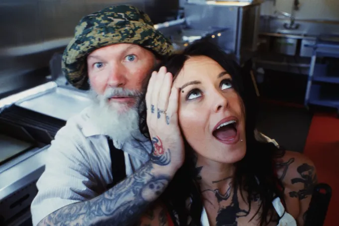 fred durst lauren sanderson come say sum screenshot billboard 1800