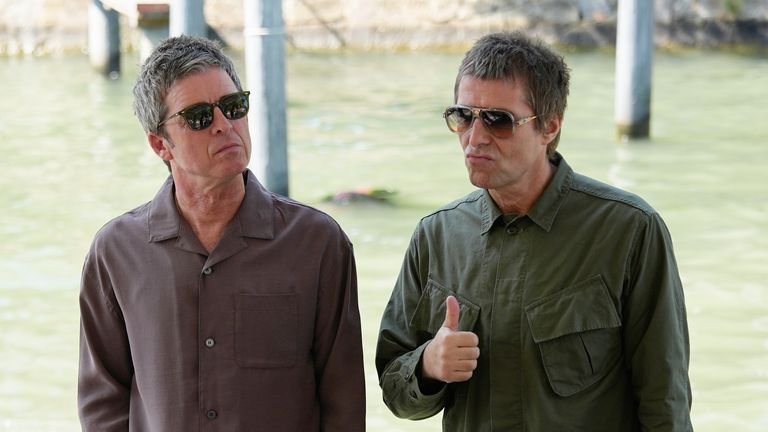 Oasis enfrenta una polémica por más de 100 horas de cintas inéditas Oasis y las cintas polémicas