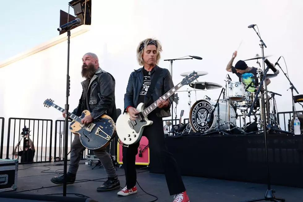 Los Ramones fueron homenajeados por un supergrupo de estrellas del punk 6 ramonestribute5